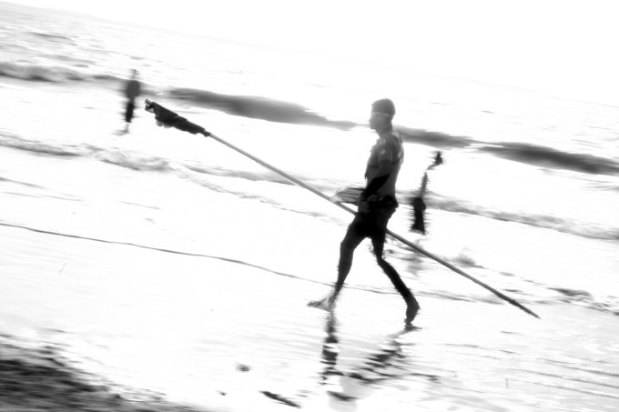 Le maître nageur au pic à glace