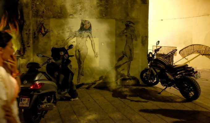 Sous les lampes à&nbsp;sodium