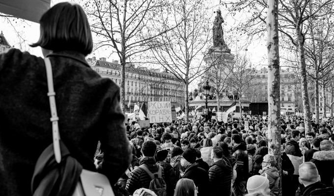 &laquo;&nbsp;Stop war and eat Poutine&nbsp;&raquo;